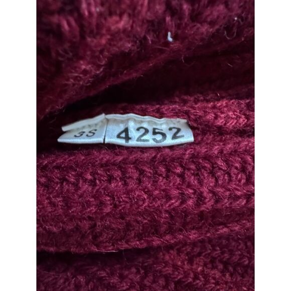 Vintage L.L.Bean 100% Wool Women's Cardigan, Maroon, Large. - Picture 5 of 6